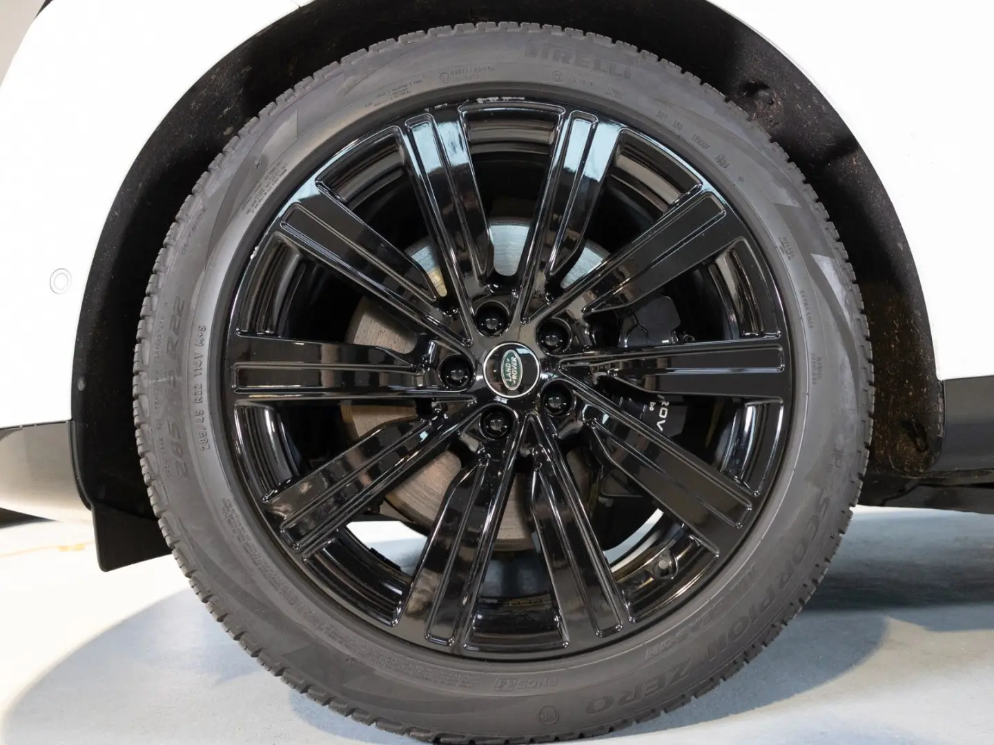 Range Rover P550e Autobiography  Shadow Line