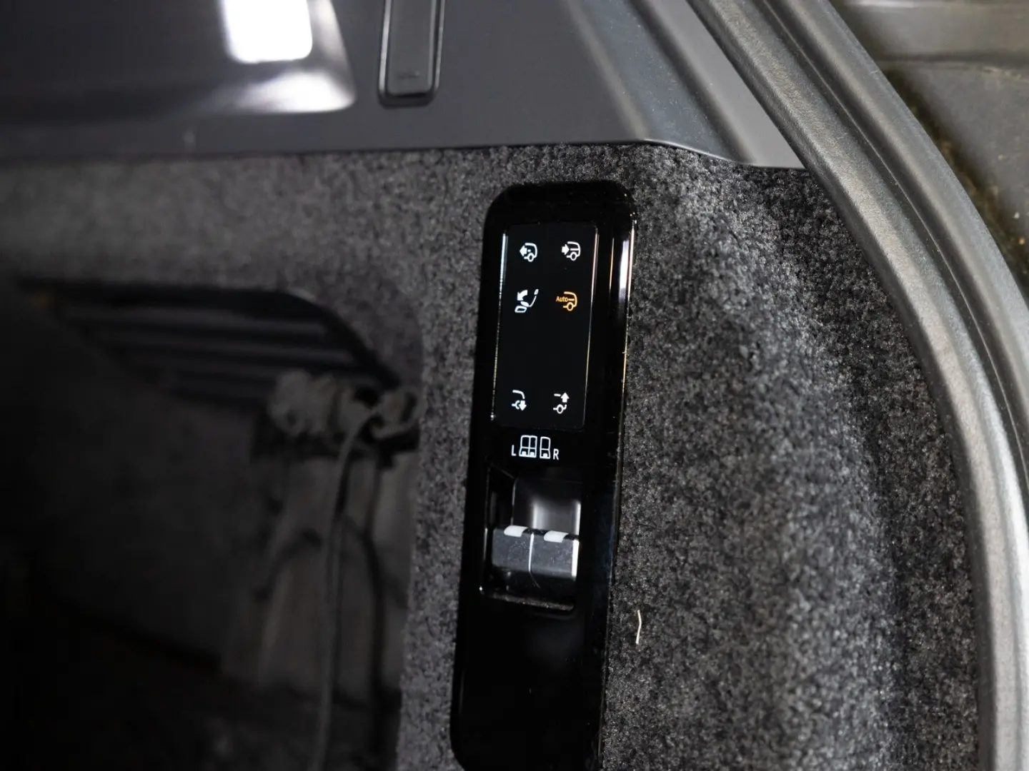 Range Rover P550e Autobiography  Shadow Line