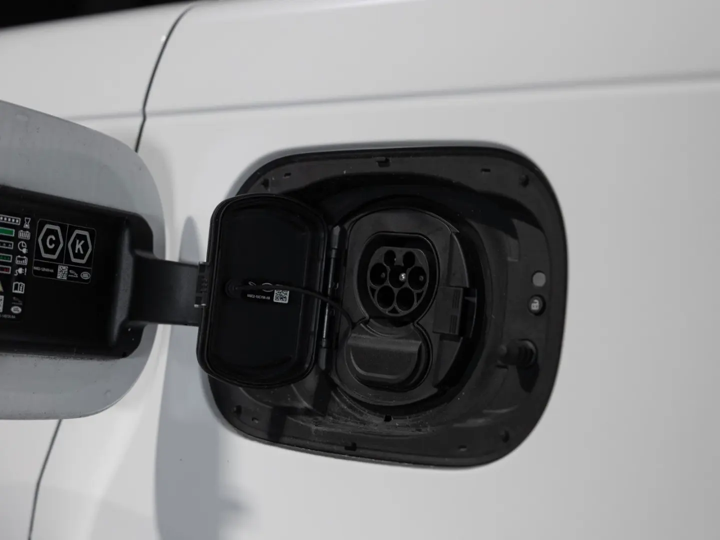 Range Rover P550e Autobiography  Shadow Line