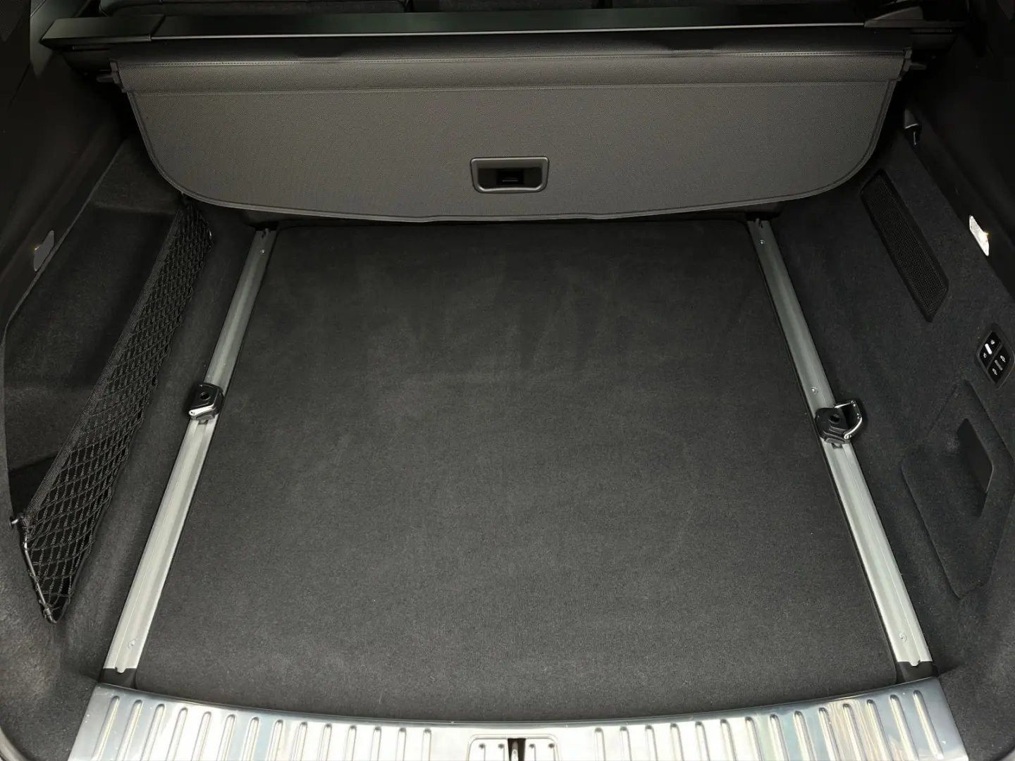 Cayenne Privacy  PASM  Privacy  90l  Pano.  18-W