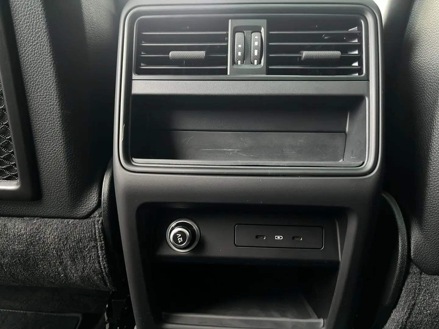 Cayenne Privacy  PASM  Privacy  90l  Pano.  18-W