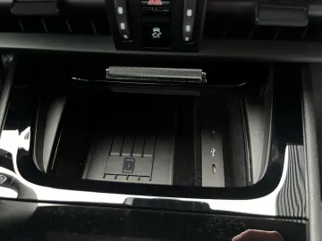 Cayenne Privacy  PASM  Privacy  90l  Pano.  18-W