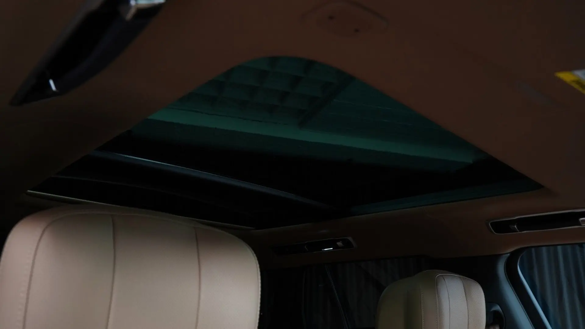 RangeRover P530 Autobiography  360 Massage AHK