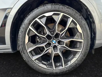 X7 xDrive40d M Sport Pro AHK SkyLounge Komforts.