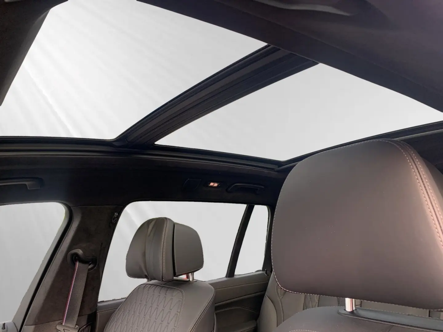 X7 xDrive40d M Sport Pro AHK SkyLounge Komforts.