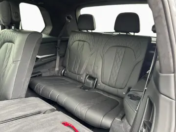 X7 xDri 40d M Sport Pro Executive B&W Sky Iconic