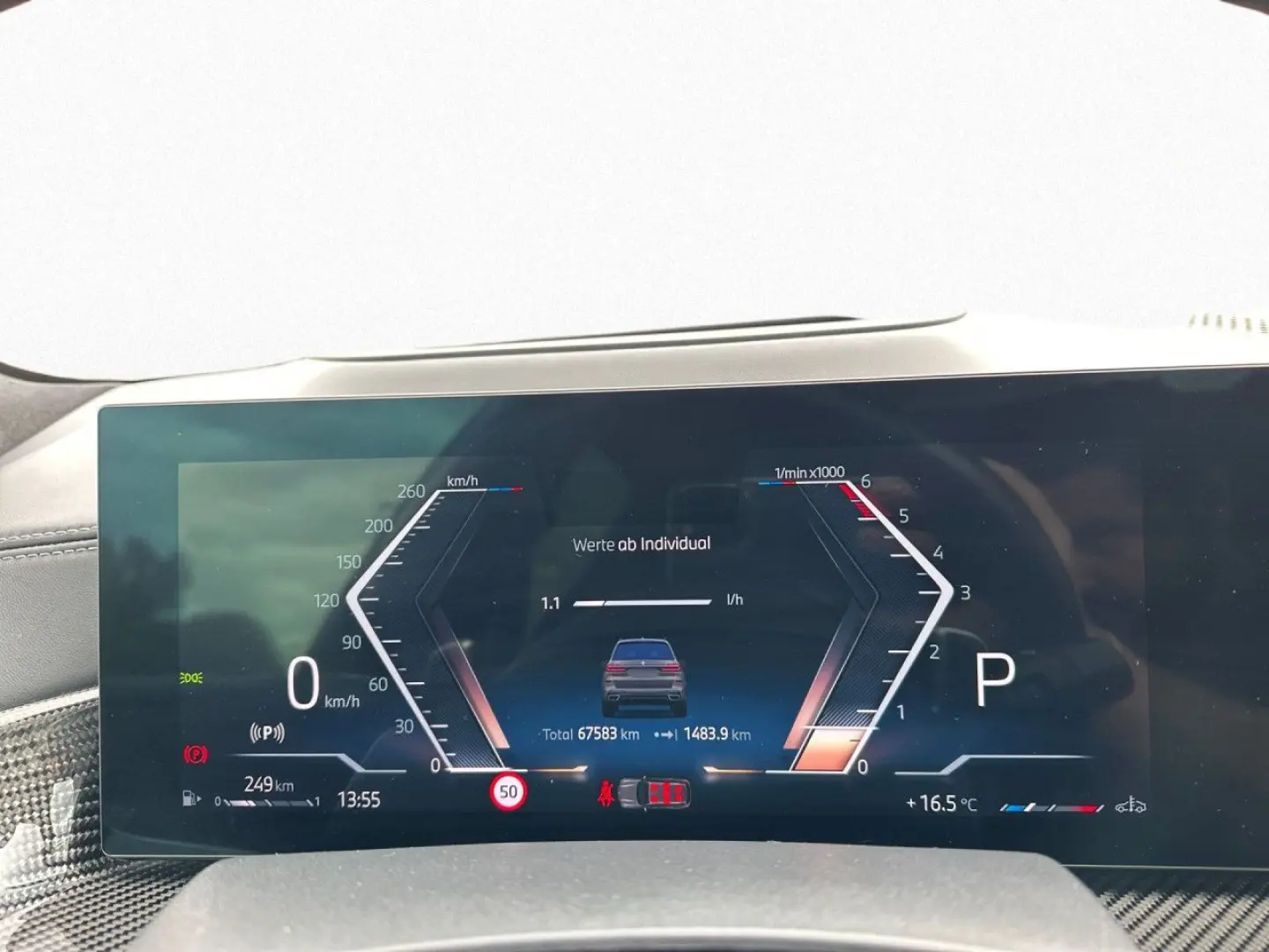 X7 xDri 40d M Sport Pro Executive B&W Sky Iconic