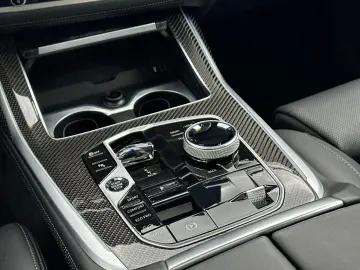 X7 xDri 40d M Sport Pro Executive B&W Sky Iconic