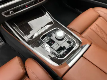 X7 xDrive40i M-Sport AHK Iconic Glow 360