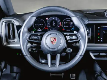 Cayenne Coupé Luftfederung Head-Up InnoDrive