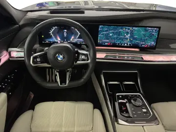 740d xDrive Limousine M Sport TOP AUSSTATTUNG TO