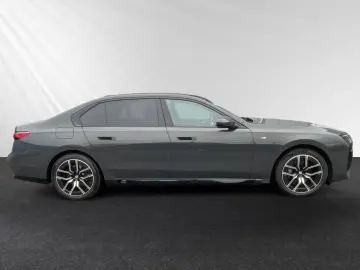 740d xDrive M Sport SkyLounge Standhzg. Autobahn