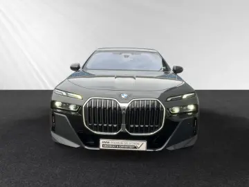 740d xDrive M Sport SkyLounge Standhzg. Autobahn