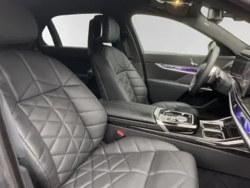 740d xDrive M Sport SkyLounge Standhzg. Autobahn