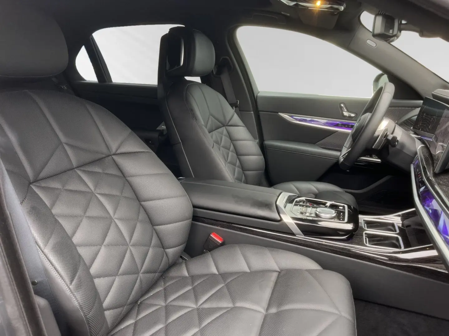 740d xDrive M Sport SkyLounge Standhzg. Autobahn