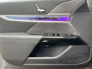 740d xDrive M Sport SkyLounge Standhzg. Autobahn