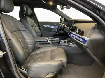 740d xdr M Sport StHz Sky DAPro PAPro AHK Iconic