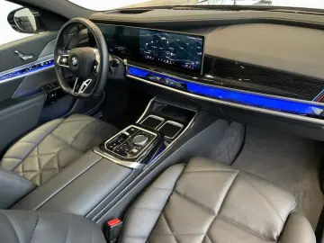 740d xdr M Sport StHz Sky DAPro PAPro AHK Iconic