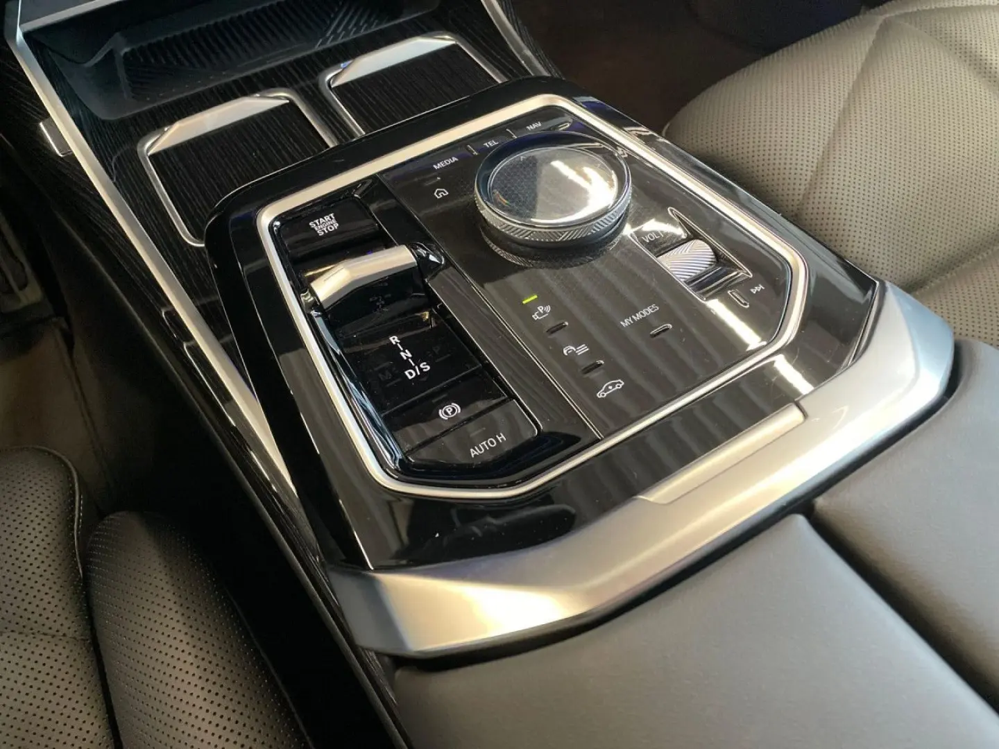 740d xdr M Sport StHz Sky DAPro PAPro AHK Iconic