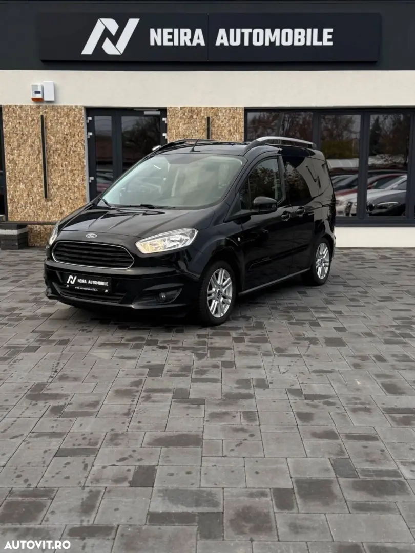 Ford Tourneo Courier 1.0 EcoBoost Titanium