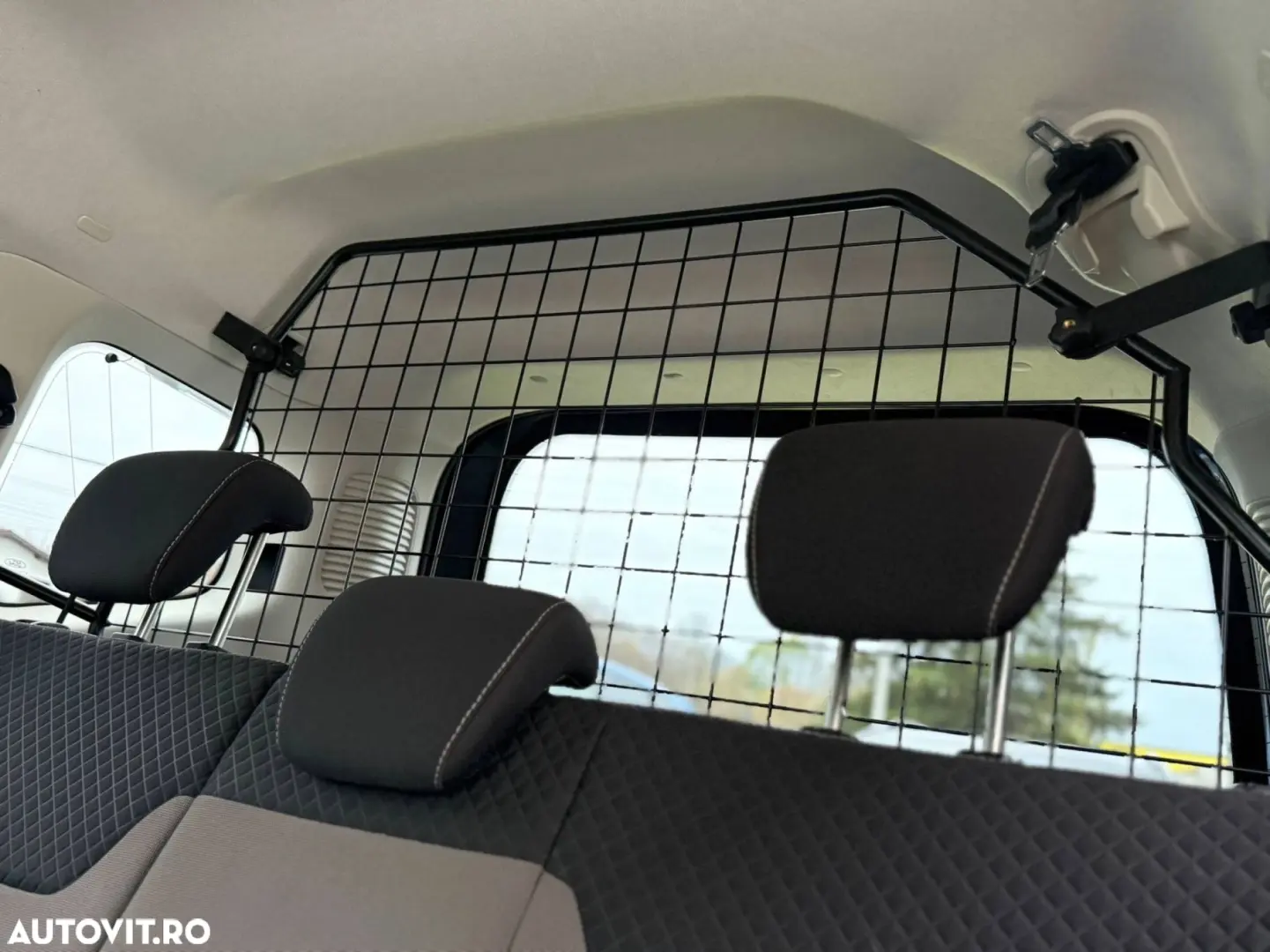 Ford Tourneo Courier 1.0 EcoBoost Titanium