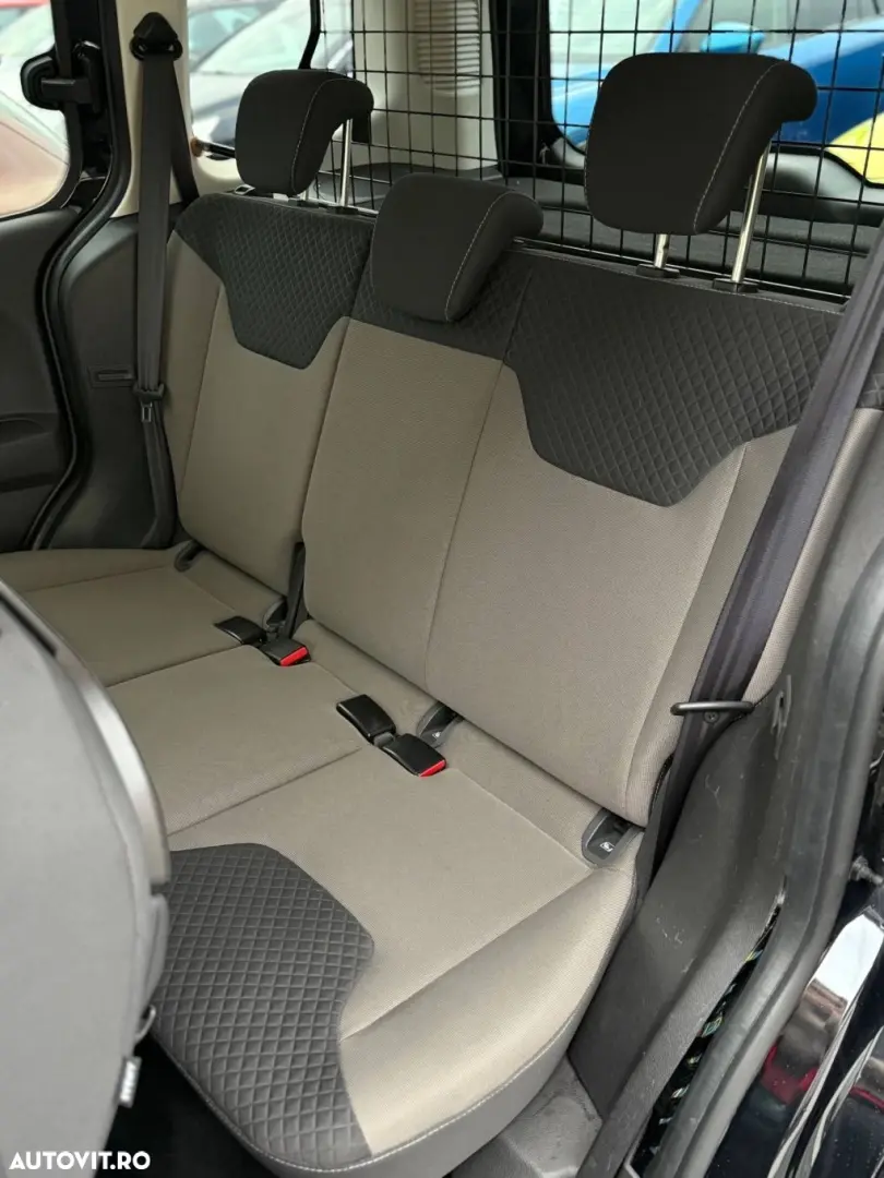 Ford Tourneo Courier 1.0 EcoBoost Titanium