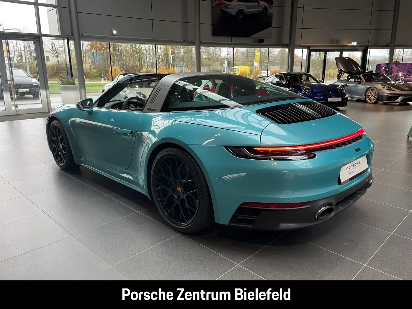 992 911 Targa 4 GTS Ipanemablau HA-Lenkung BOSE