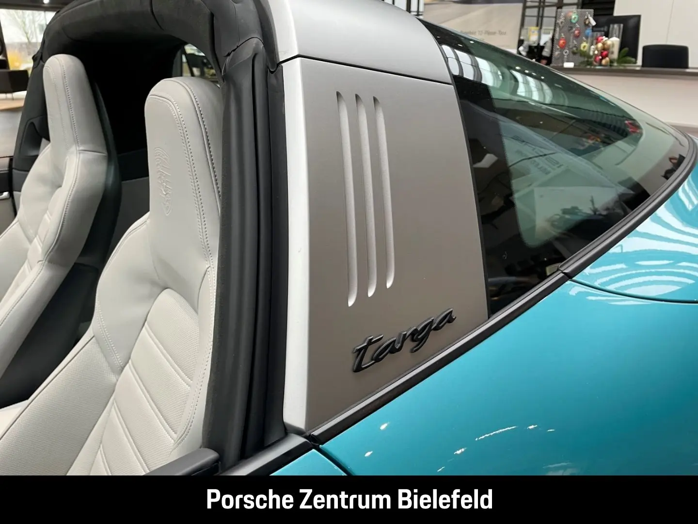 992 911 Targa 4 GTS Ipanemablau HA-Lenkung BOSE