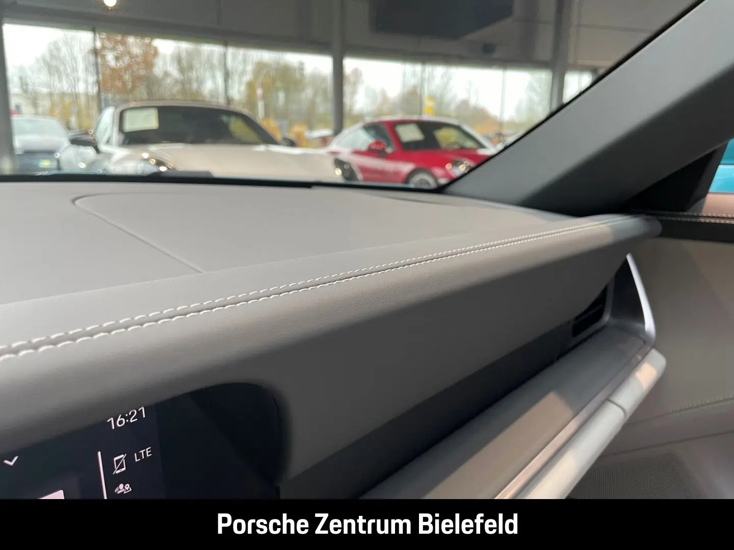 992 911 Targa 4 GTS Ipanemablau HA-Lenkung BOSE