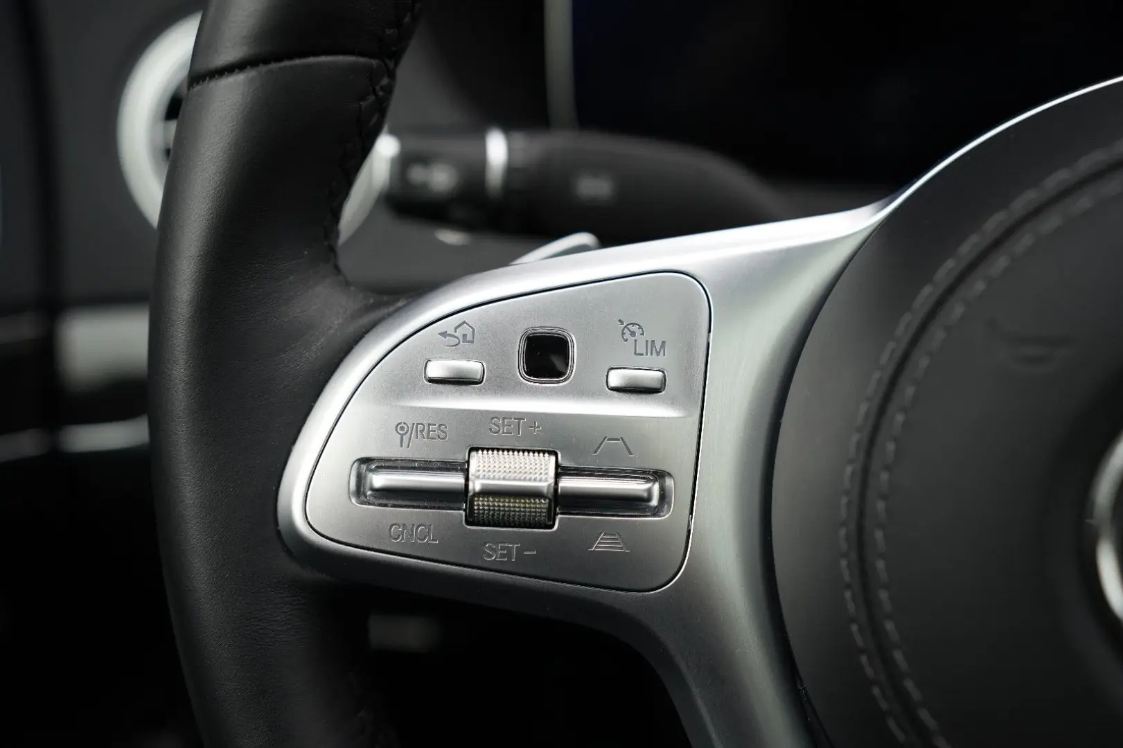 S 560 e L 9G-TRONIC PANO 360 LEDER MULTIBEAM-LED