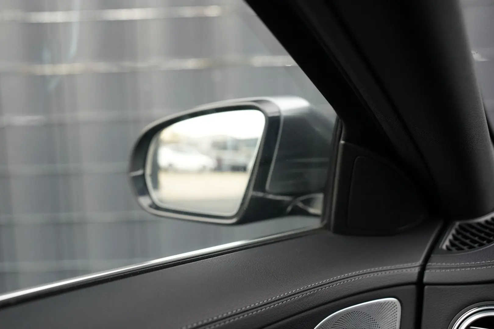 S 560 e L 9G-TRONIC PANO 360 LEDER MULTIBEAM-LED