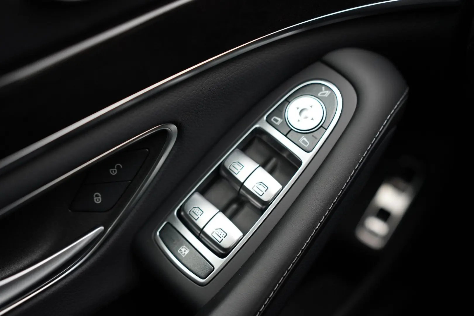 S 560 e L 9G-TRONIC PANO 360 LEDER MULTIBEAM-LED