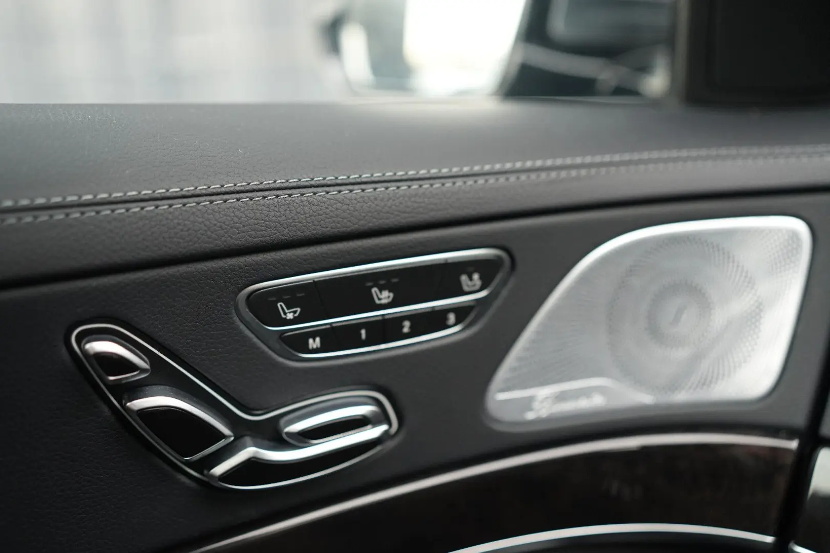 S 560 e L 9G-TRONIC PANO 360 LEDER MULTIBEAM-LED