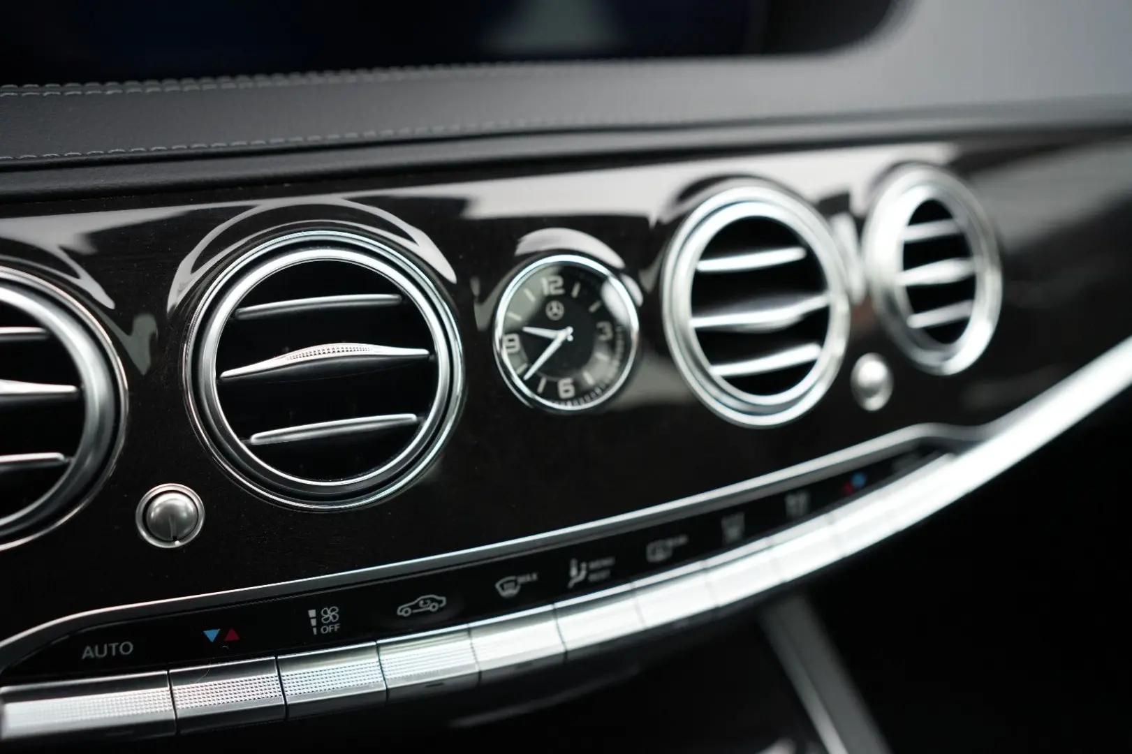 S 560 e L 9G-TRONIC PANO 360 LEDER MULTIBEAM-LED