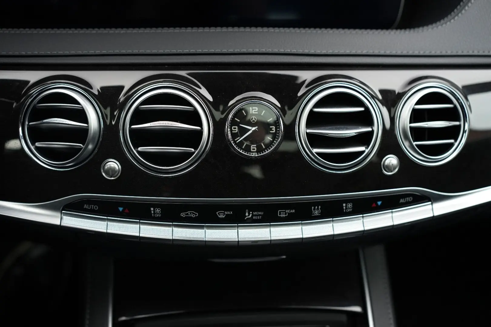 S 560 e L 9G-TRONIC PANO 360 LEDER MULTIBEAM-LED