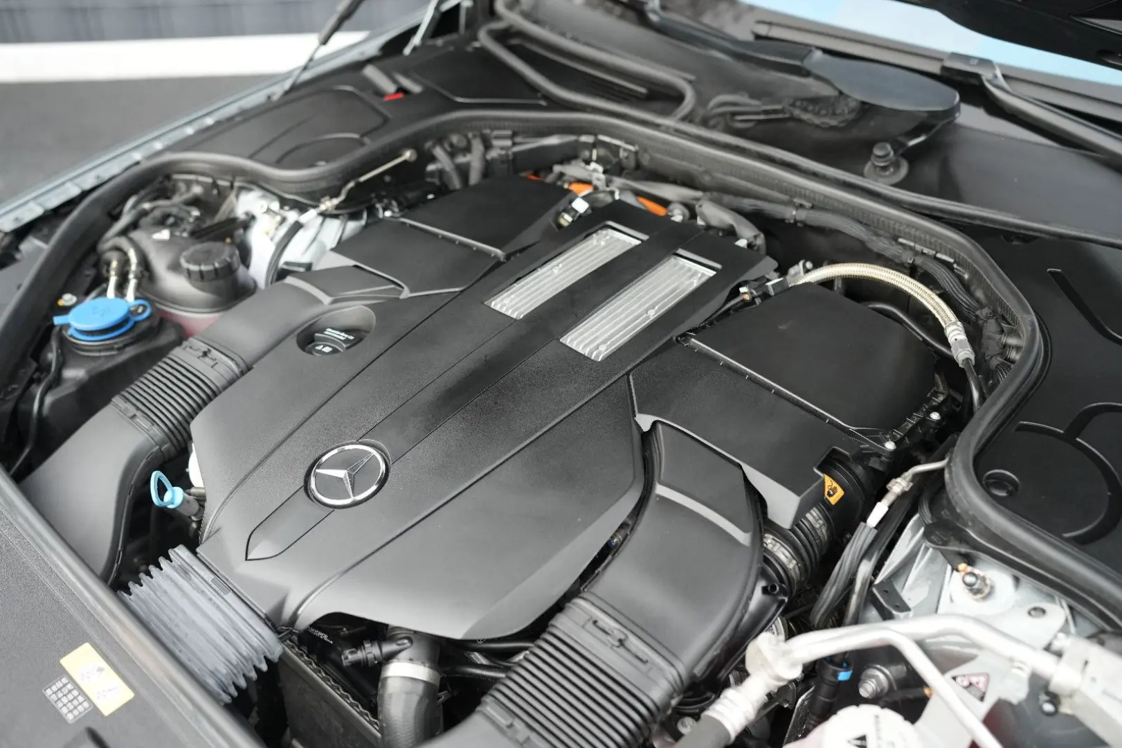 S 560 e L 9G-TRONIC PANO 360 LEDER MULTIBEAM-LED