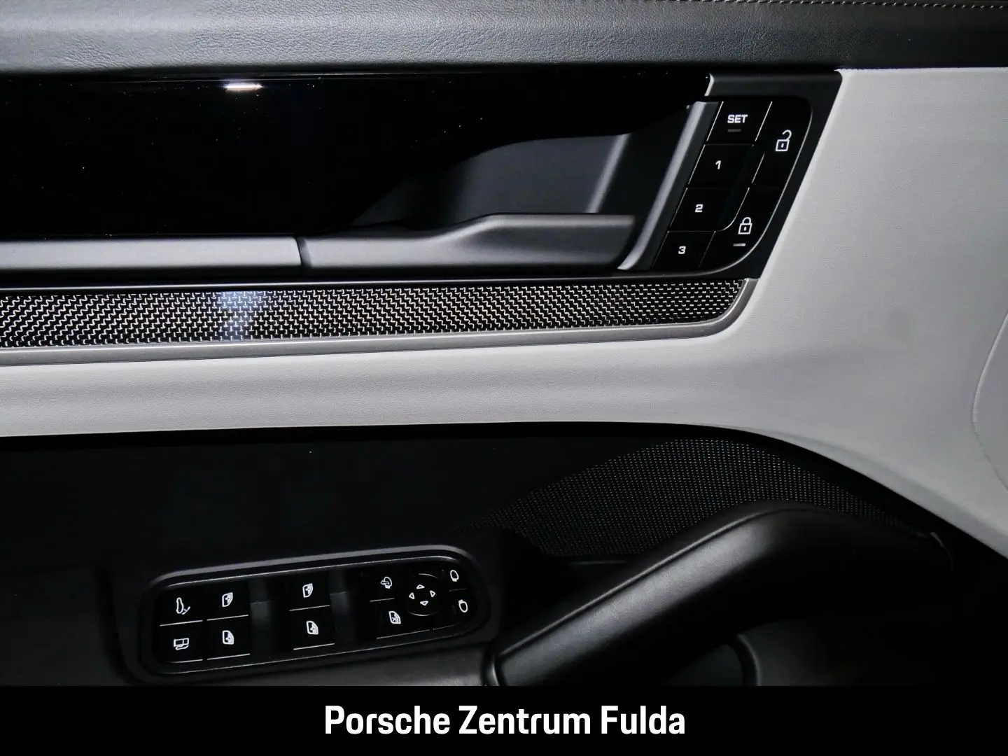 Cayenne E-Hybrid Coupe BOSE Panoramadach LED