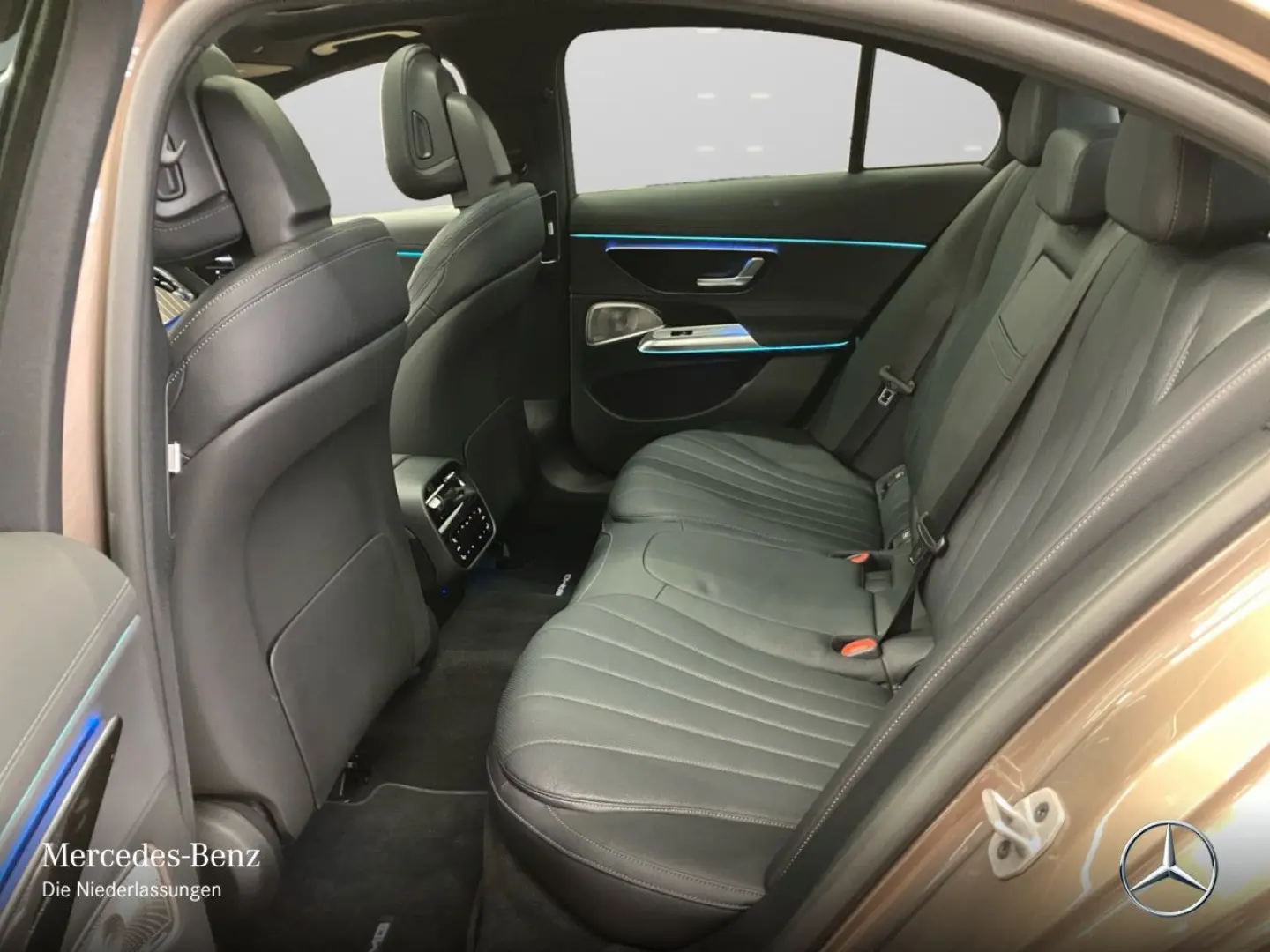 E 400 e 4M AMG Prem  PANO AHK 20  NIGHT 20  HA-L