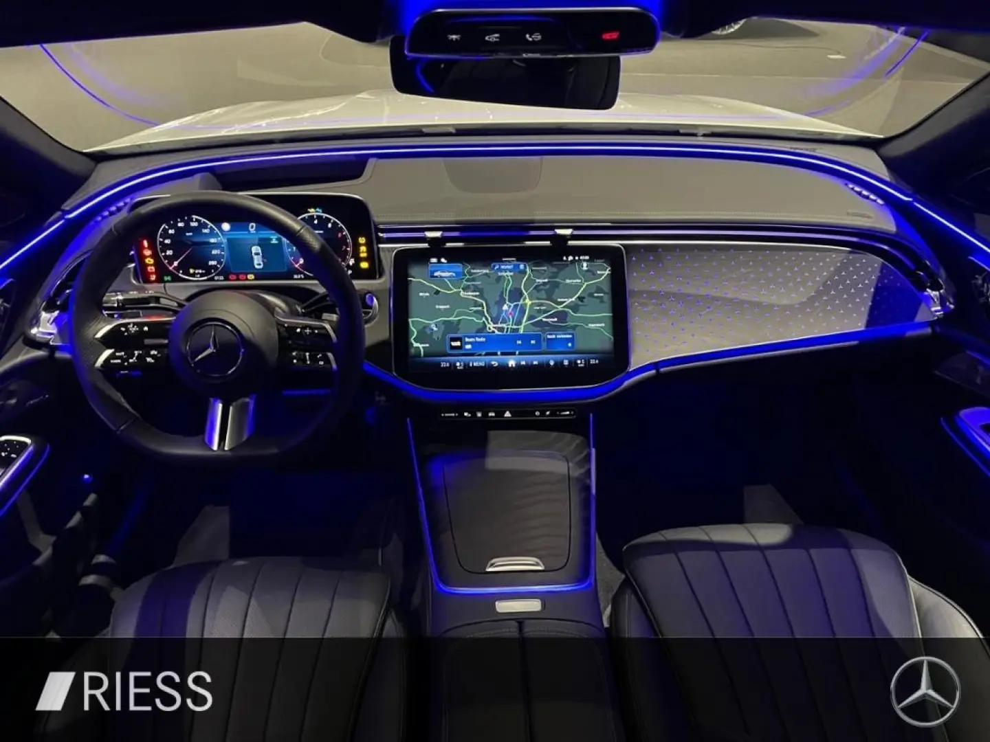 E 450 4M AMG AIRMATIC PANO AHK STDHZG HEAD UP