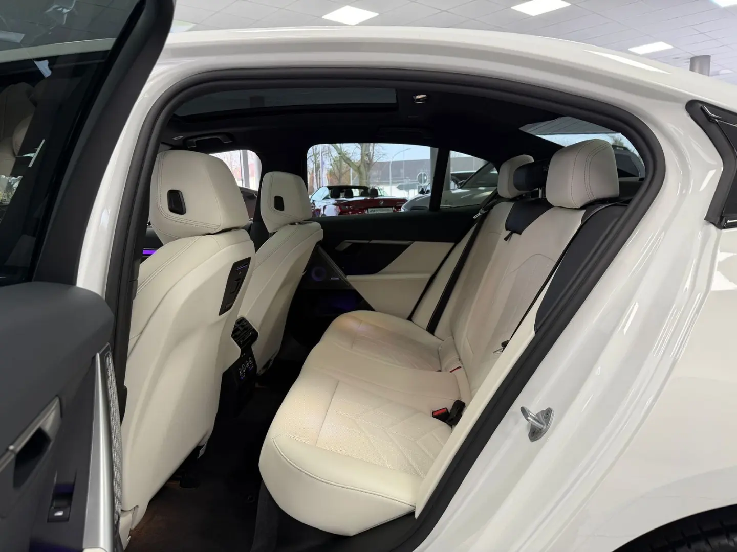 550 e xD M-Sport Pro PANO B&W ICONIC AHK 360