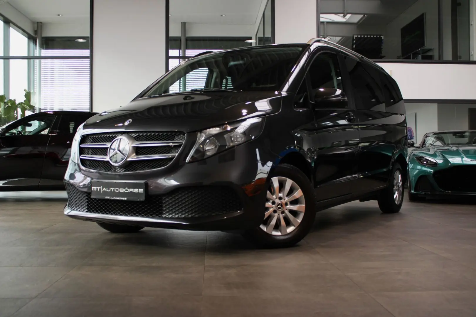 V 220d 9G  RISE  Kompakt Navi Kamera Liege-Paket