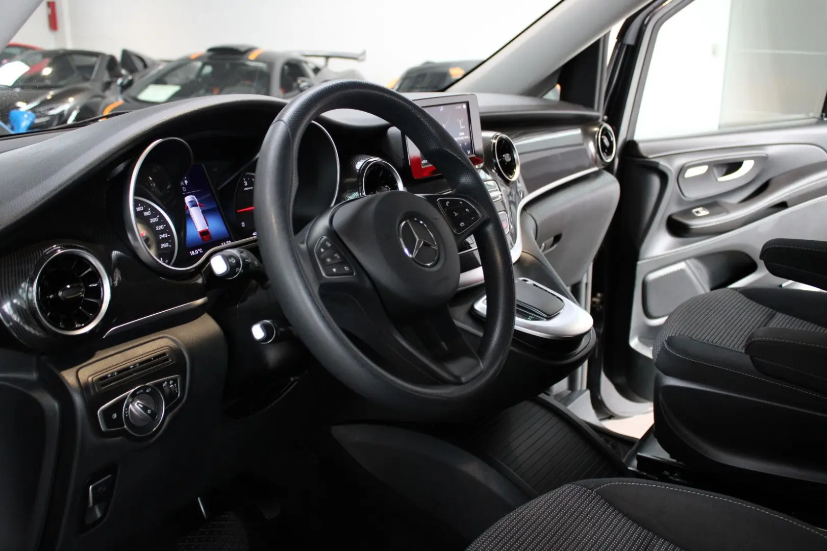 V 220d 9G  RISE  Kompakt Navi Kamera Liege-Paket