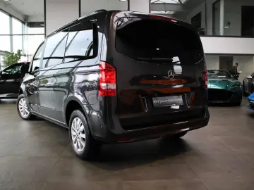 V 220d 9G  RISE  Kompakt Navi Kamera Liege-Paket