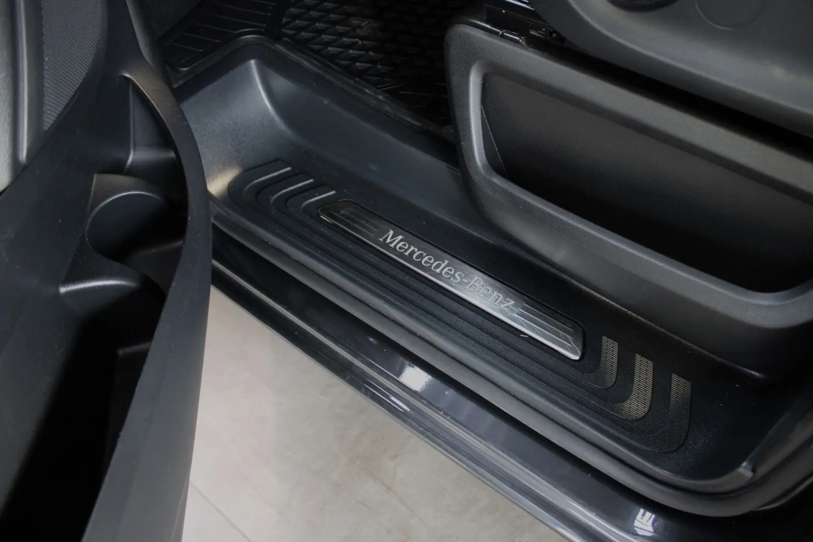 V 220d 9G  RISE  Kompakt Navi Kamera Liege-Paket