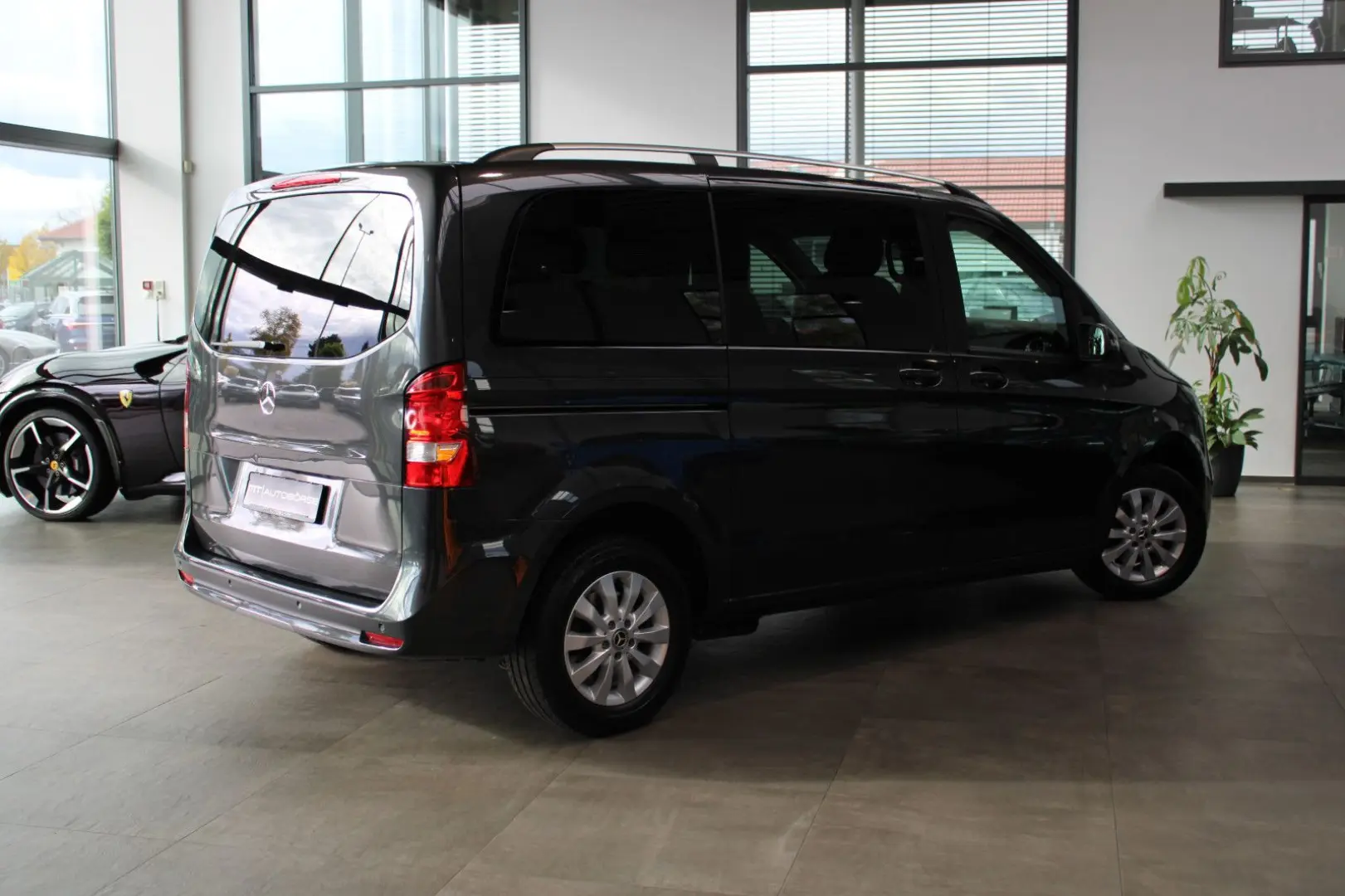 V 220d 9G  RISE  Kompakt Navi Kamera Liege-Paket