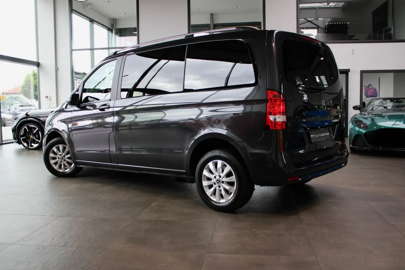 V 220d 9G  RISE  Kompakt Navi Kamera Liege-Paket