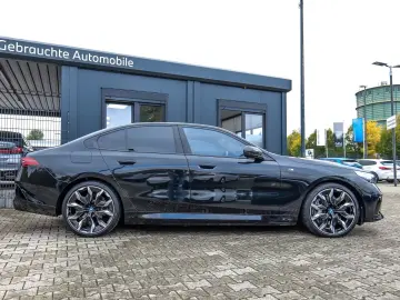 550e xDrive Limousine M Sport Pano AHK Shz v hi.