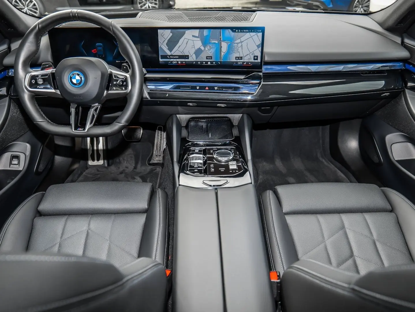 550e xDrive Limousine M Sport Pano AHK Shz v hi.