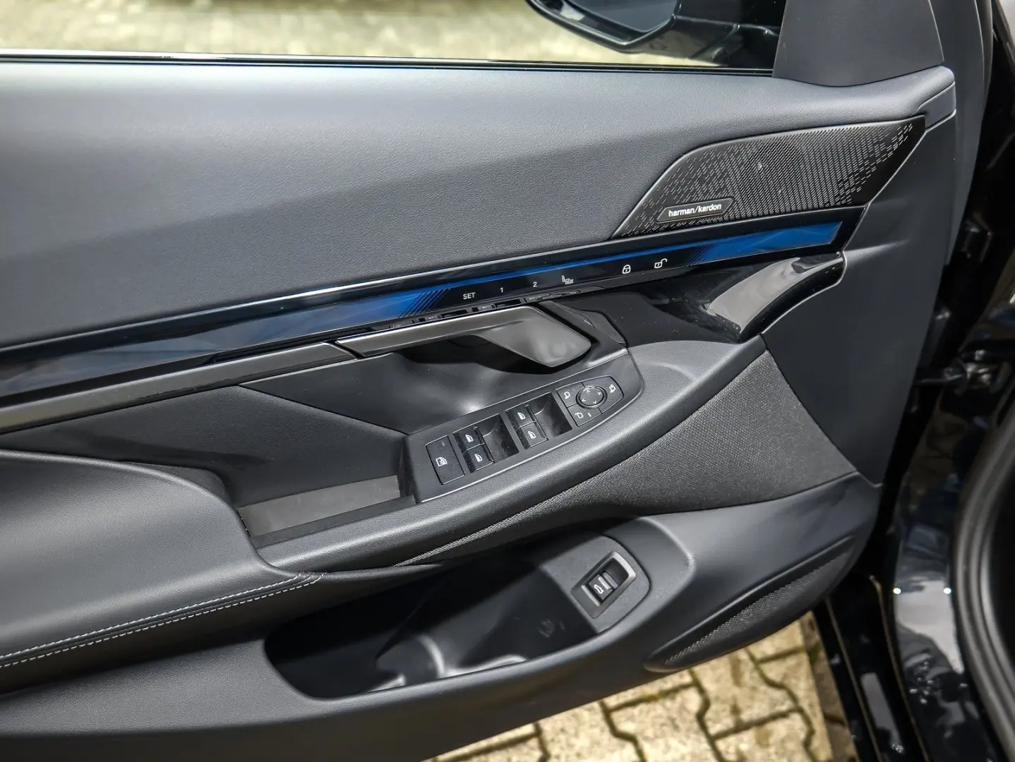 550e xDrive Limousine M Sport Pano AHK Shz v hi.