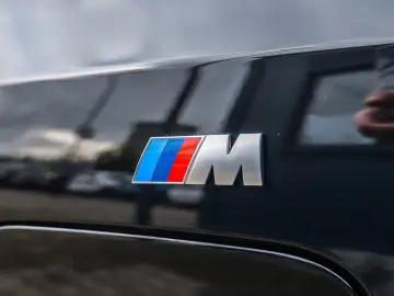 550e xDrive Limousine M Sport Pano AHK Shz v hi.